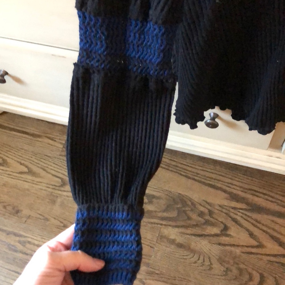 Women’s Free People black and blue Thermal top - Picture 5 of 7